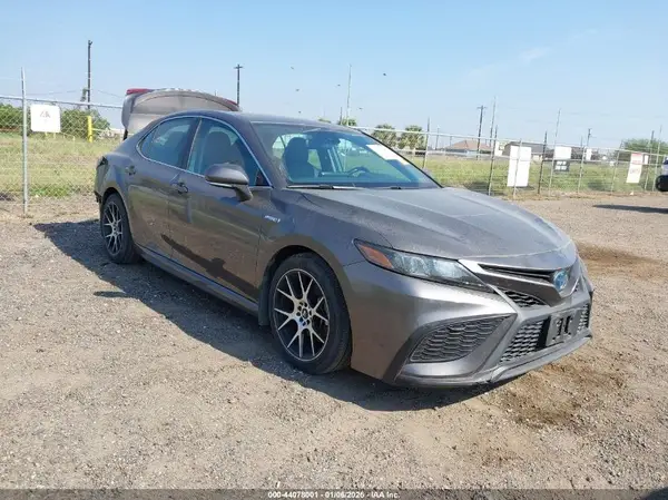 4T1S31AK1MU564627 2021 TOYOTA CAMRY - Image 1