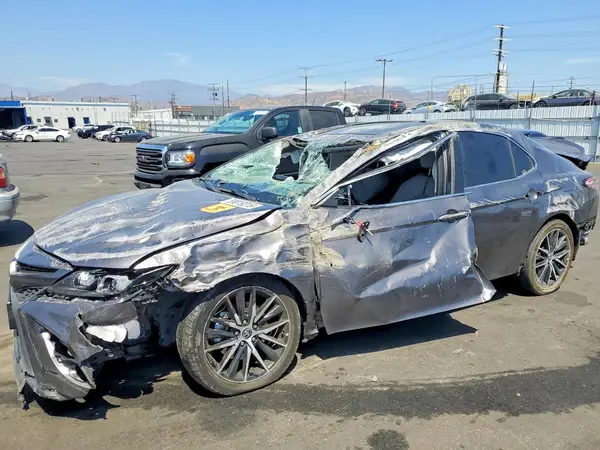 4T1S31AK1NU589206 2022 TOYOTA CAMRY - Image 1