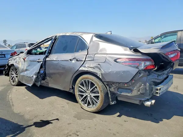 4T1S31AK1NU589206 2022 TOYOTA CAMRY - Image 2