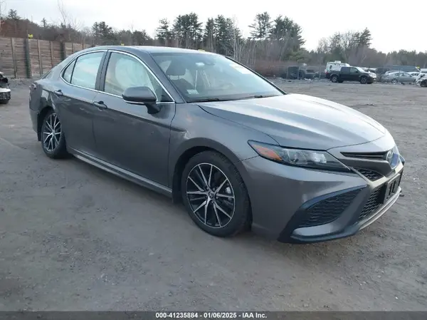 4T1S31AK1RU627880 2024 TOYOTA CAMRY - Image 1