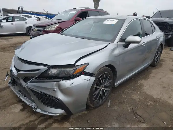 4T1S31AK2MU563812 2021 TOYOTA CAMRY - Image 2