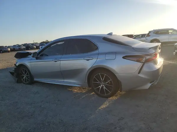 4T1S31AK2NU575170 2022 TOYOTA CAMRY - Image 2