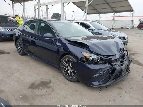 4T1S31AK2NU576366 2022 TOYOTA CAMRY - Image 1