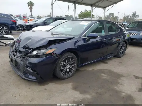 4T1S31AK2NU576366 2022 TOYOTA CAMRY - Image 2