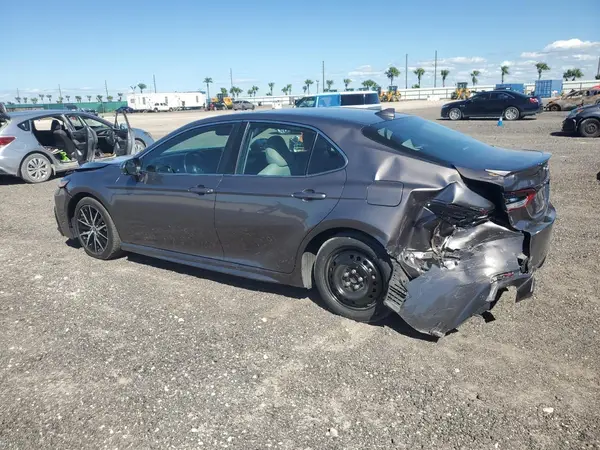 4T1S31AK2NU581115 2022 TOYOTA CAMRY - Image 2