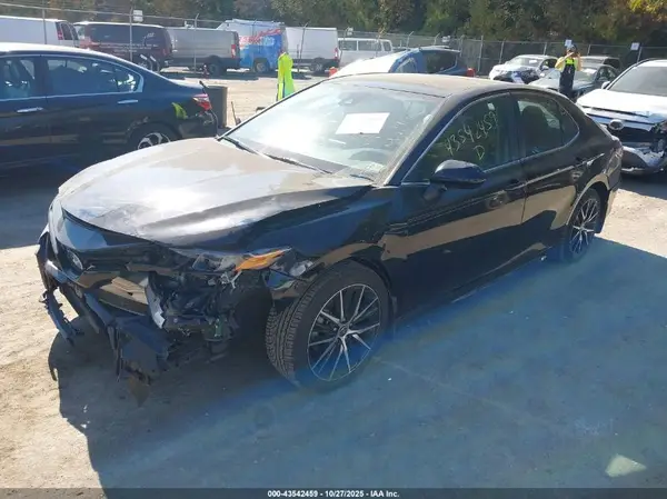4T1S31AK2NU594799 2022 TOYOTA CAMRY - Image 2