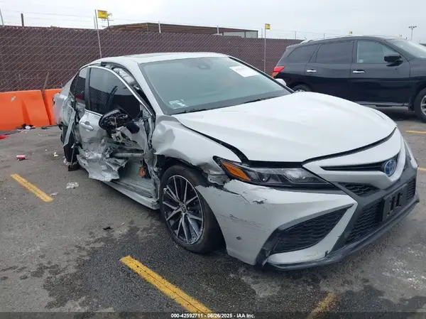 4T1S31AK2RU078139 2024 TOYOTA CAMRY - Image 1