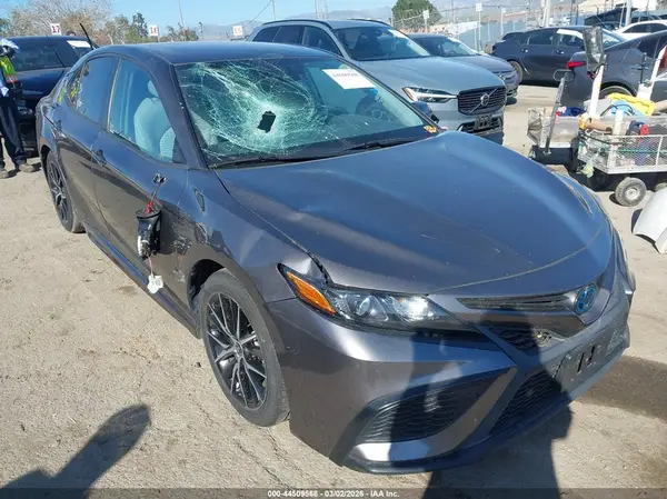 4T1S31AK3MU560093 2021 TOYOTA CAMRY - Image 1
