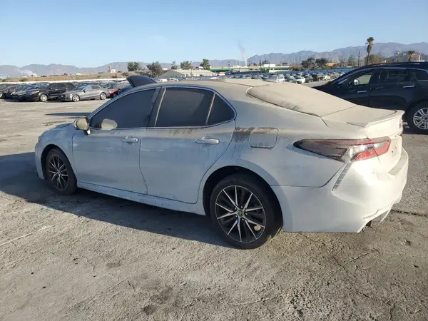 4T1S31AK3NU040980 2022 TOYOTA CAMRY - Image 2