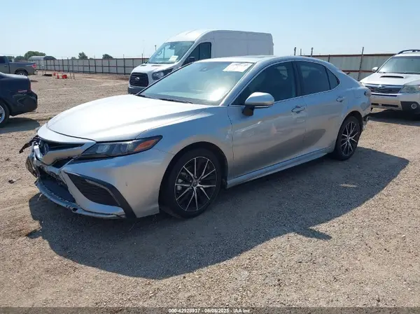 4T1S31AK3NU583682 2022 TOYOTA CAMRY - Image 2