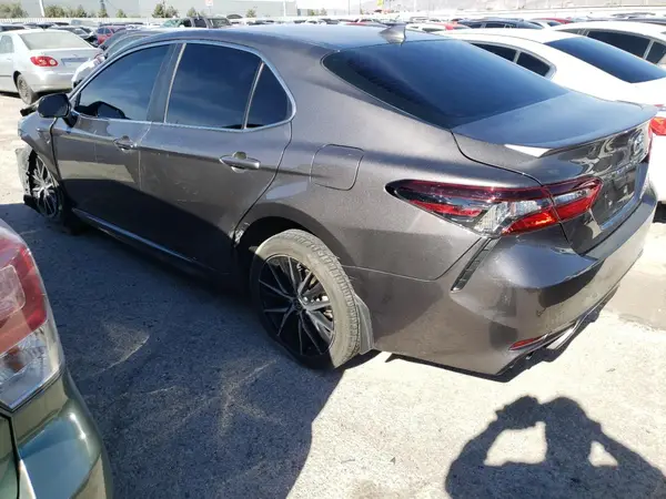 4T1S31AK3NU585884 2022 TOYOTA CAMRY - Image 2