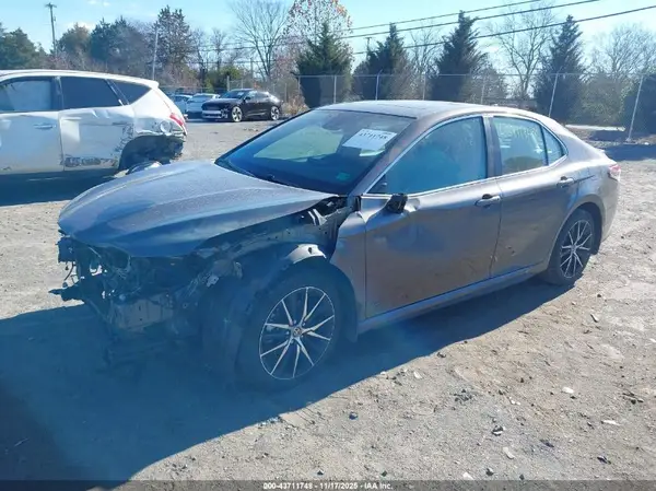 4T1S31AK3NU591636 2022 TOYOTA CAMRY - Image 2