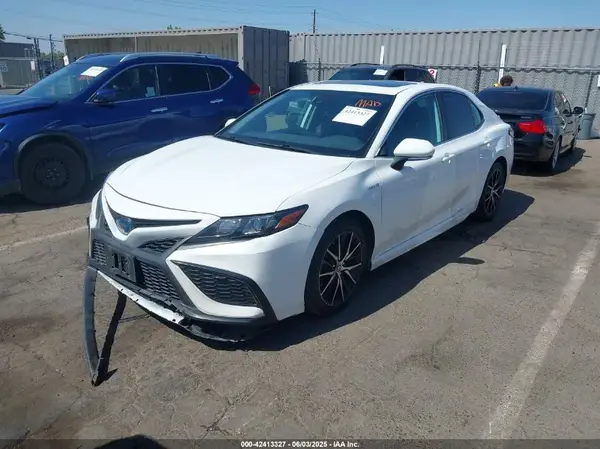 4T1S31AK4MU569174 2021 TOYOTA CAMRY - Image 2