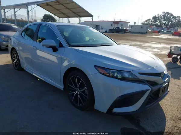 4T1S31AK4NU038767 2022 TOYOTA CAMRY - Image 1