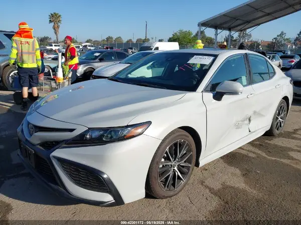 4T1S31AK4NU038767 2022 TOYOTA CAMRY - Image 2