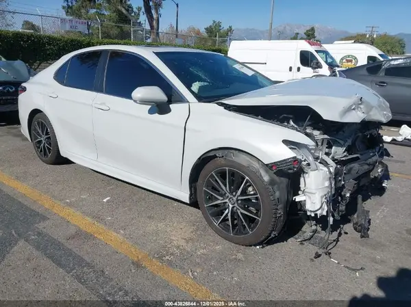 4T1S31AK4NU038896 2022 TOYOTA CAMRY - Image 1