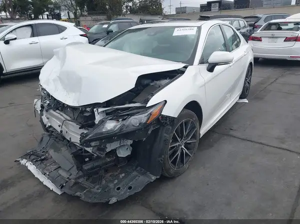 4T1S31AK4NU582413 2022 TOYOTA CAMRY - Image 2