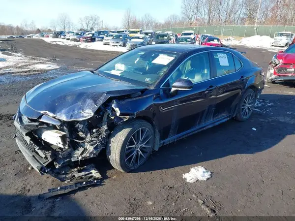4T1S31AK4NU588163 2022 TOYOTA CAMRY - Image 2