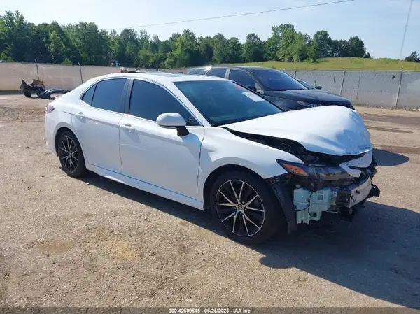 4T1S31AK4NU590320 2022 TOYOTA CAMRY - Image 1