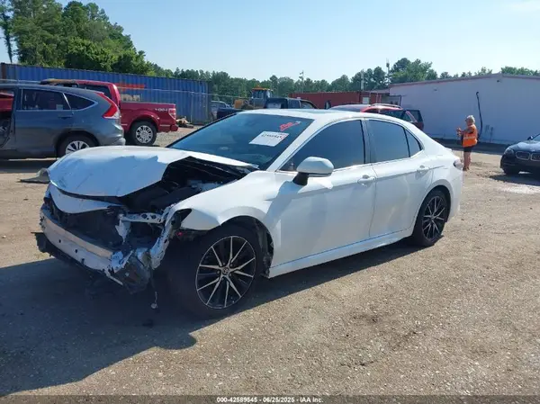 4T1S31AK4NU590320 2022 TOYOTA CAMRY - Image 2