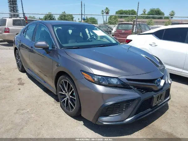 4T1S31AK4RU631082 2024 TOYOTA CAMRY - Image 1
