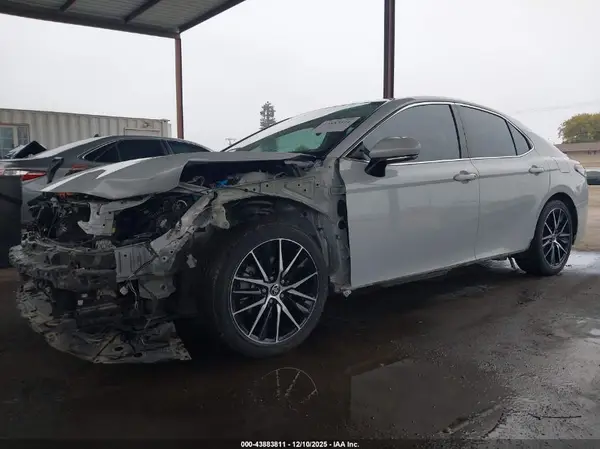 4T1S31AK5NU043492 2022 TOYOTA CAMRY - Image 2