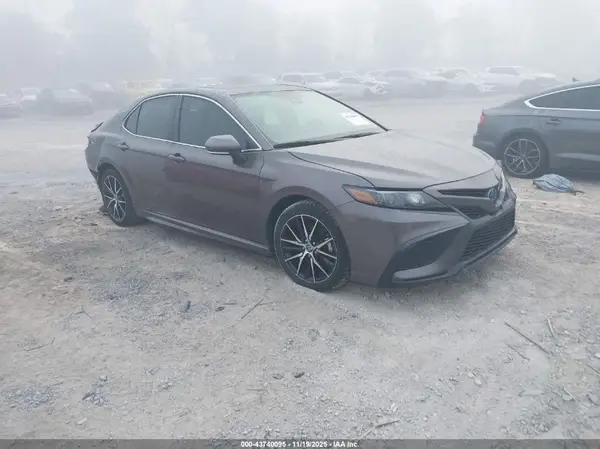 4T1S31AK6NU590657 2022 TOYOTA CAMRY - Image 1