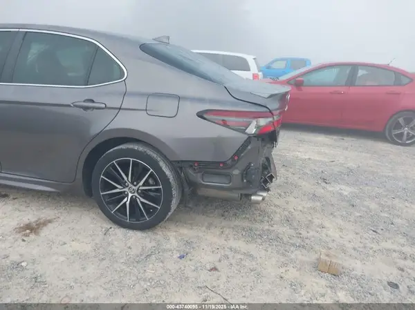 2022 TOYOTA CAMRY IAAI lot 43740095 auction photo 6