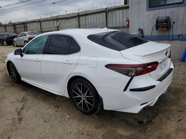 4T1S31AK6NU591243 2022 TOYOTA CAMRY - Image 2