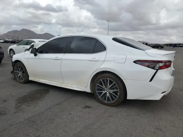 4T1S31AK7NU585841 2022 TOYOTA CAMRY - Image 2
