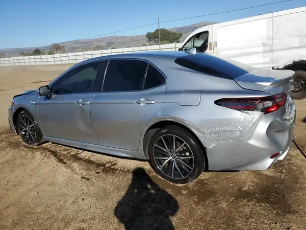 4T1S31AK8MU568125 2021 TOYOTA CAMRY - Image 2