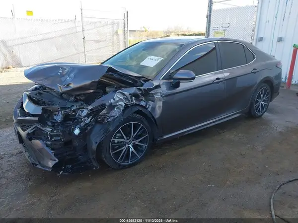 4T1S31AK8MU568769 2021 TOYOTA CAMRY - Image 2