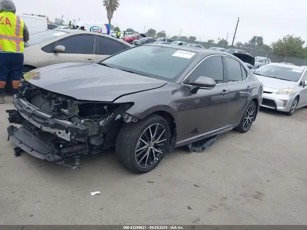 4T1S31AK9RU631711 2024 TOYOTA CAMRY - Image 2