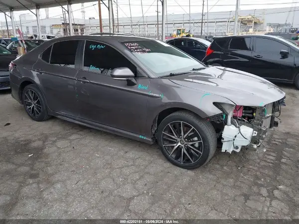 4T1S31AKXMU558387 2021 TOYOTA CAMRY - Image 1