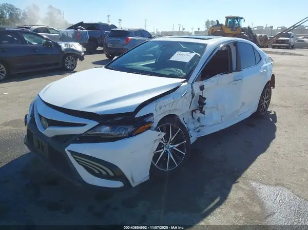 4T1S31AKXNU585302 2022 TOYOTA CAMRY - Image 2