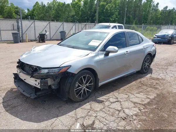 4T1T11AK0MU425521 2021 TOYOTA CAMRY - Image 2