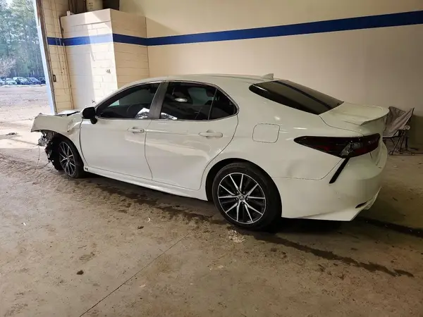 4T1T11AK0MU442867 2021 TOYOTA CAMRY - Image 2