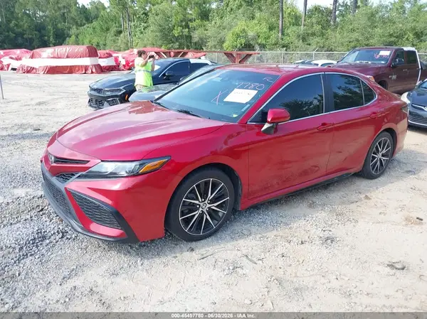 4T1T11AK0MU449642 2021 TOYOTA CAMRY - Image 2