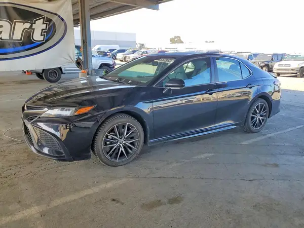 4T1T11AK0MU487159 2021 TOYOTA CAMRY - Image 1