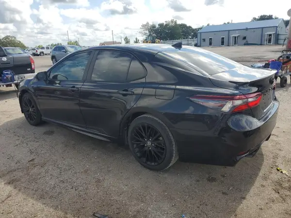 4T1T11AK0MU495570 2021 TOYOTA CAMRY - Image 2