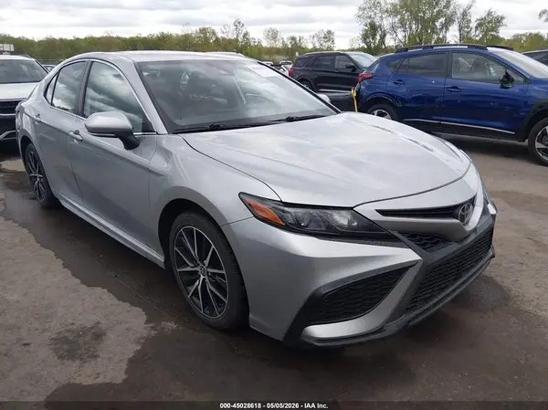 4T1T11AK0MU526557 2021 TOYOTA CAMRY - Image 1