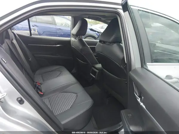 4T1T11AK0MU526557 2021 TOYOTA CAMRY - Image 8