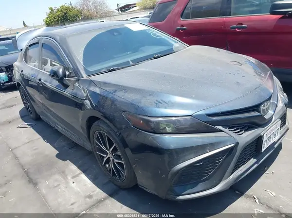 4T1T11AK0MU565469 2021 TOYOTA CAMRY - Image 1