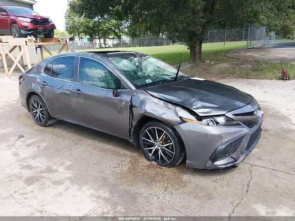 4T1T11AK0NU051039 2022 TOYOTA CAMRY - Image 1