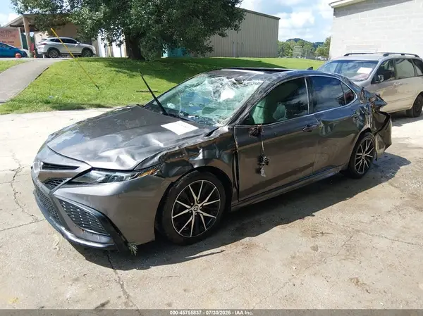 4T1T11AK0NU051039 2022 TOYOTA CAMRY - Image 2