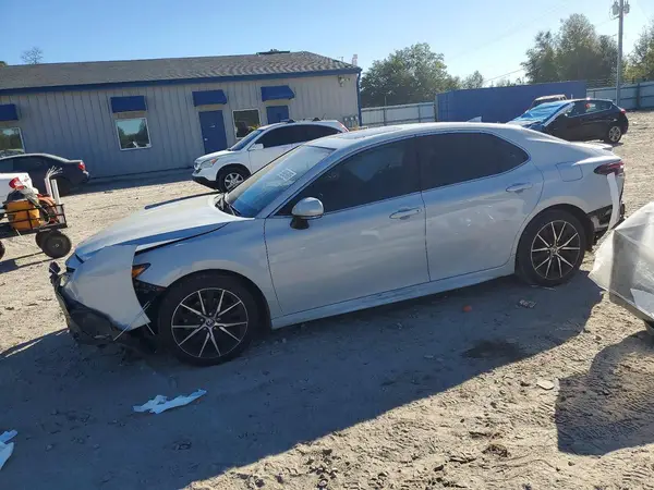 4T1T11AK0NU056984 2022 TOYOTA CAMRY - Image 1