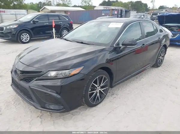4T1T11AK0NU063594 2022 TOYOTA CAMRY - Image 2