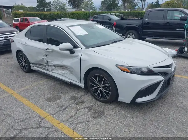 4T1T11AK0NU065569 2022 TOYOTA CAMRY - Image 1