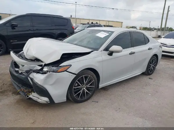 4T1T11AK0NU498857 2022 TOYOTA CAMRY - Image 2