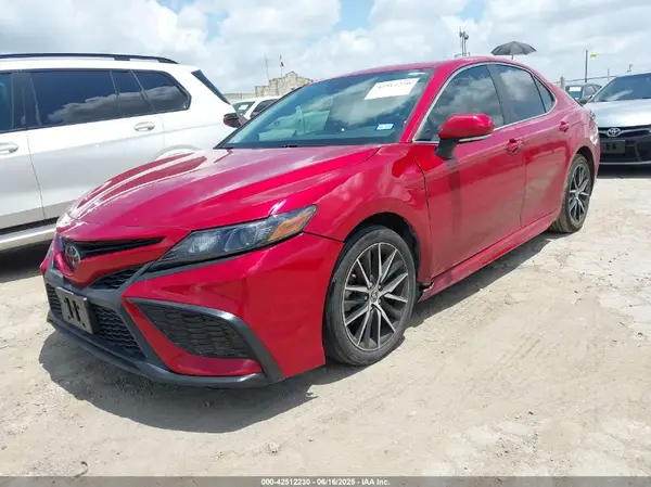 4T1T11AK0NU498938 2022 TOYOTA CAMRY - Image 2